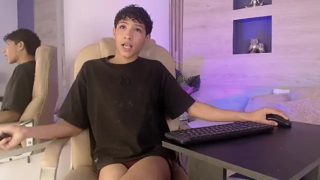 Velvet An online show from 04/22/26, 04:19