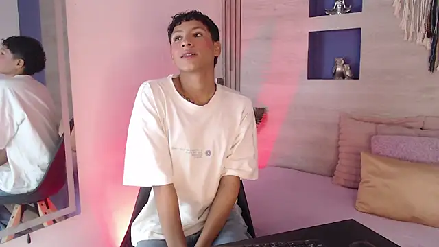 Velvet An online show from 05/16/26, 01:59
