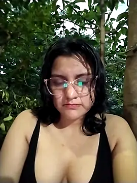 Snapshot of sienna_elara chatting on 04/14/26, 10:42 sienna elara online show from 04/14/26, 10:42