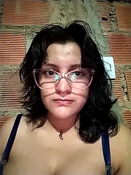 Snapshot of sienna_elara chatting on 04/08/26, 10:50 sienna elara online show from 04/08/26, 10:50