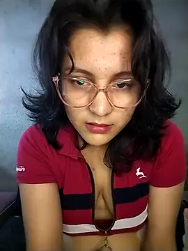 sienna elara online show from 04/15/26, 10:43