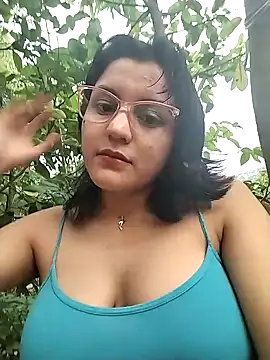 Snapshot of sienna_elara chatting on 04/13/26, 11:03 sienna elara online show from 04/13/26, 11:03