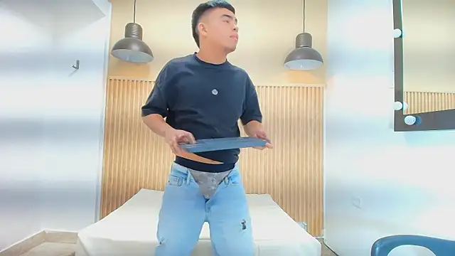 THIAM KELLER1 online show from 04/10/26, 07:32