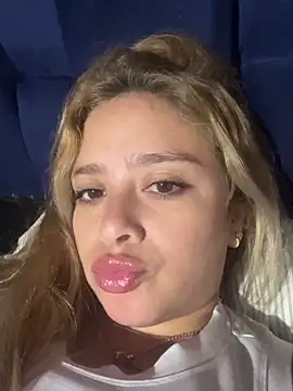 jade06  online show from 04/19/26, 03:51