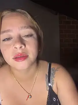 jade06  online show from 04/17/26, 08:00