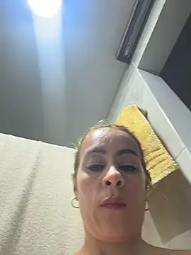 Snapshot of Natigoonzalez chatting on 05/13/26, 02:07 Natigoonzalez online show from 05/13/26, 02:07