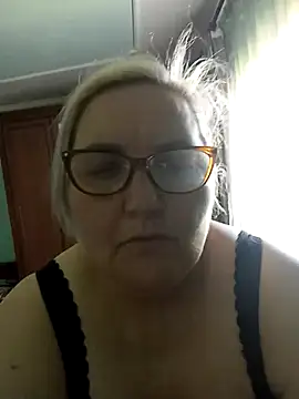 Snapshot of AureliaSky598 chatting on 05/04/26, 11:02 AureliaSky598 online show from 05/04/26, 11:02