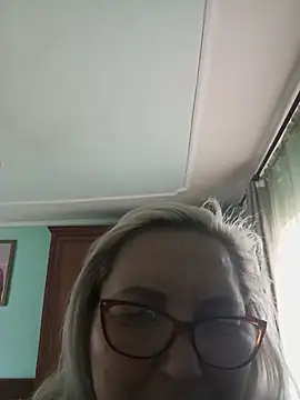 Snapshot of AureliaSky598 chatting on 05/19/26, 05:36 AureliaSky598 online show from 05/19/26, 05:36