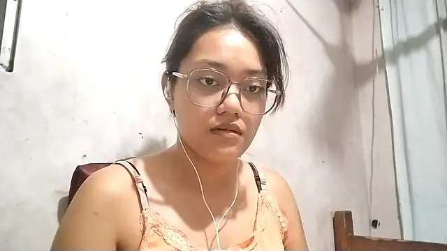 OliviaCarchi online show from 05/04/26, 01:03