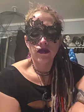 Snapshot of MistressSolena chatting on 06/20/26, 04:28 MistressSolena online show from 06/20/26, 04:28