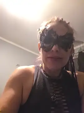 Snapshot of MistressSolena chatting on 06/19/26, 05:13 MistressSolena online show from 06/19/26, 05:13