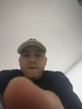 Max valiant online show from 04/15/26, 12:27