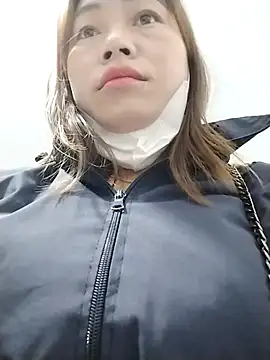 Snapshot of Lan-luly09 chatting on 04/09/26, 11:33 Lan-luly09 online show from 04/09/26, 11:33