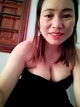 Snapshot of Lan-luly09 chatting on 04/09/26, 12:23 Lan-luly09 online show from 04/09/26, 12:23