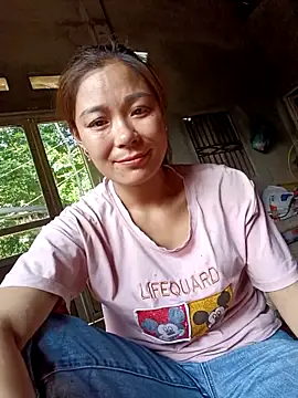 Snapshot of mia0033 chatting on 05/07/26, 08:17 mia0033 online show from 05/07/26, 08:17