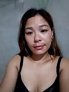 Snapshot of mia0033 chatting on 05/22/26, 10:08 mia0033 online show from 05/22/26, 10:08