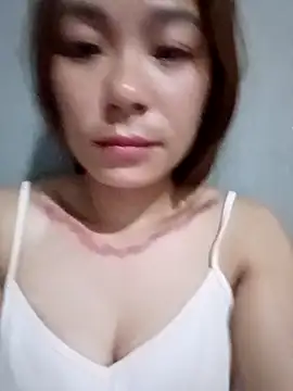 Snapshot of mia0033 chatting on 05/15/26, 10:08 mia0033 online show from 05/15/26, 10:08