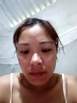 Snapshot of mia0033 chatting on 04/11/26, 04:53 mia0033 online show from 04/11/26, 04:53