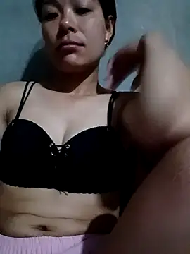 Snapshot of mia0033 chatting on 04/09/26, 08:26 mia0033 online show from 04/09/26, 08:26