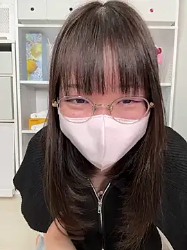 Snapshot of Kannanoko_ chatting on 04/14/26, 05:12 Kannanoko online show from 04/14/26, 05:12