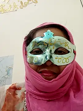 Charming-Cherry online show from 04/14/26, 09:20