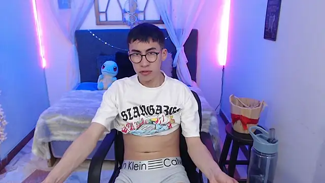 Snapshot of Andy_Norton chatting on 04/14/26, 04:28 Andy Norton online show from 04/14/26, 04:28