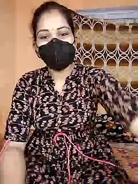 Snapshot of hornycouple096 chatting on 06/05/26, 12:44 hornycouple096 online show from 06/05/26, 12:44