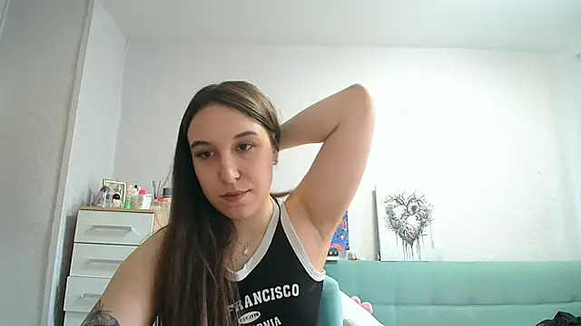 RiannaBrown online show from 05/07/26, 03:55