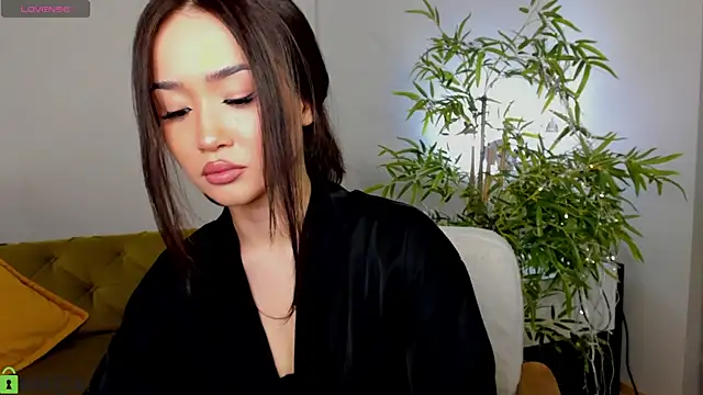 Riddle Lay online show from 04/15/26, 09:37