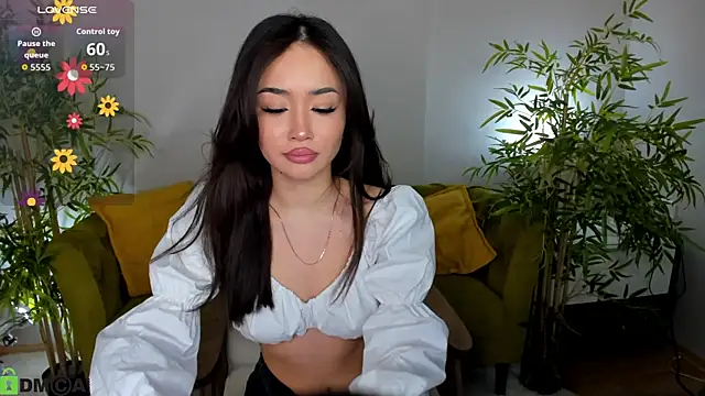 Riddle Lay online show from 04/23/26, 12:29