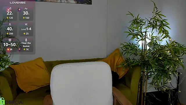 Snapshot of Riddle_Lay chatting on 04/14/26, 09:58 Riddle Lay online show from 04/14/26, 09:58