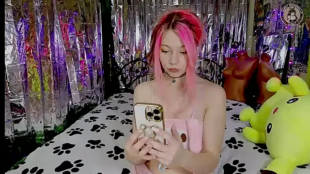 Snapshot of Sansarella chatting on 12/06/24, 06:00 Sansarella online show from 12/06/24, 06:00