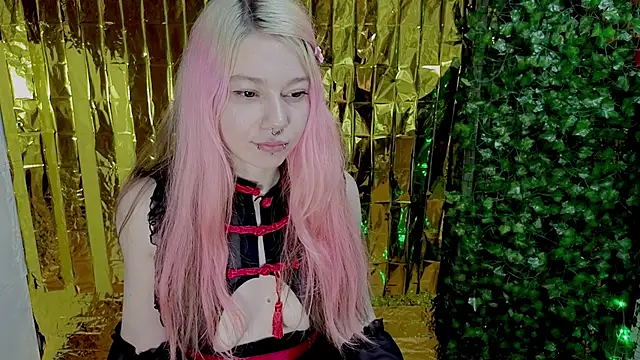 Snapshot of Sansarella chatting on 03/12/25, 08:09 Sansarella online show from 03/12/25, 08:09