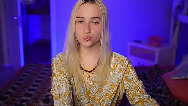 LilElfies online show from 04/15/26, 01:11