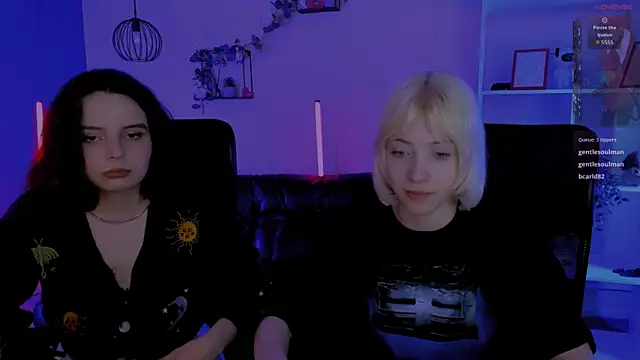 mia mooon  online show from 04/25/26, 11:02
