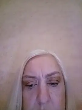 Snapshot of Julia20X chatting on 07/16/26, 08:33 Julia20X online show from 07/16/26, 08:33