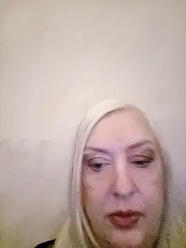 Snapshot of Julia20X chatting on 04/13/26, 10:08 Julia20X online show from 04/13/26, 10:08