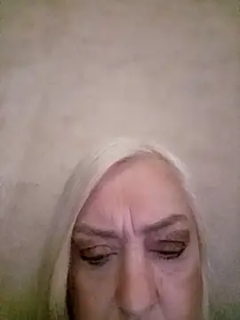 Julia20X online show from 04/16/26, 04:52