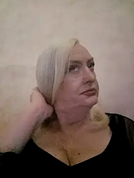 Snapshot of Julia20X chatting on 04/14/26, 03:50 Julia20X online show from 04/14/26, 03:50