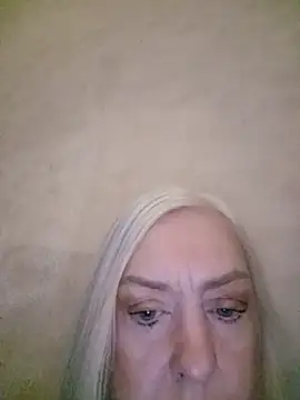 Julia20X online show from 05/16/26, 09:52