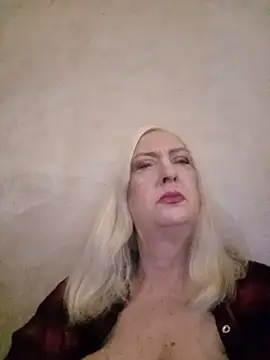 Snapshot of Julia20X chatting on 05/29/26, 10:43 Julia20X online show from 05/29/26, 10:43