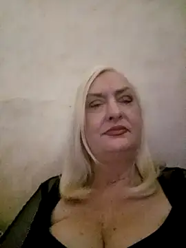 Snapshot of Julia20X chatting on 04/20/26, 03:35 Julia20X online show from 04/20/26, 03:35