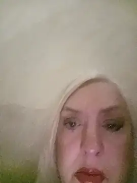 Snapshot of Julia20X chatting on 04/11/26, 07:39 Julia20X online show from 04/11/26, 07:39