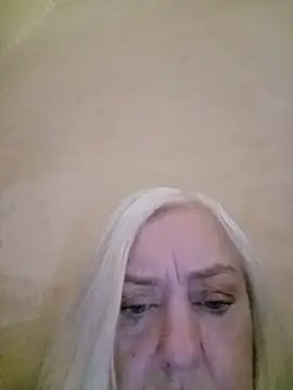 Snapshot of Julia20X chatting on 07/11/26, 09:31 Julia20X online show from 07/11/26, 09:31
