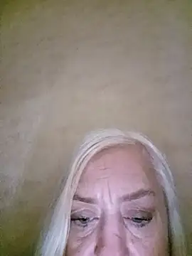 Snapshot of Julia20X chatting on 06/14/26, 06:42 Julia20X online show from 06/14/26, 06:42