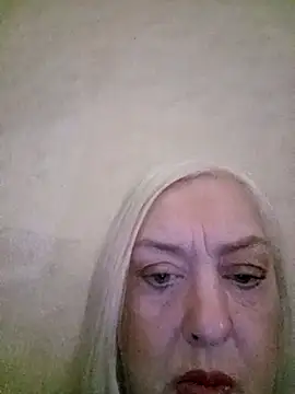 Snapshot of Julia20X chatting on 04/18/26, 03:25 Julia20X online show from 04/18/26, 03:25