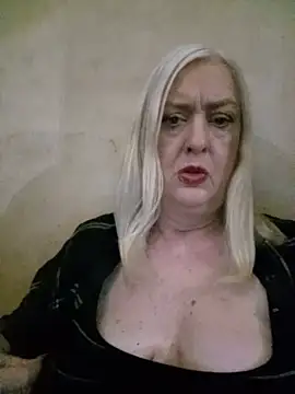 Julia20X online show from 05/25/26, 11:09