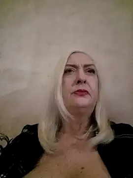 Julia20X online show from 05/01/26, 06:24