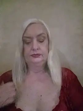 Snapshot of Julia20X chatting on 06/03/26, 11:22 Julia20X online show from 06/03/26, 11:22