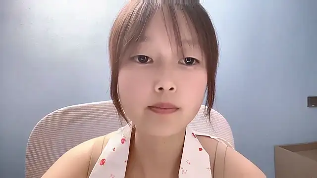 Xiaoqing00 online show from 04/23/26, 12:29